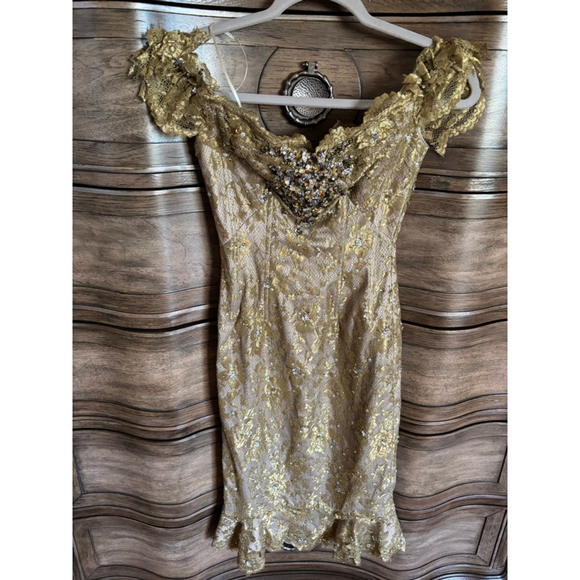 Mandalay gold lace midi dress size 4 nwot